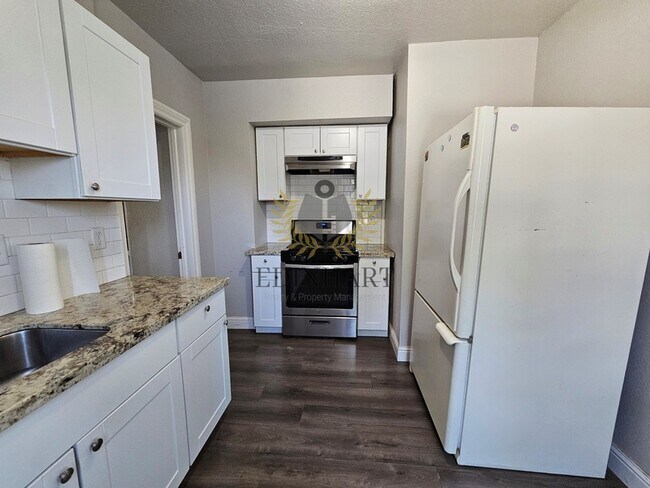 Foto del edificio - 915 N Harrison Ave