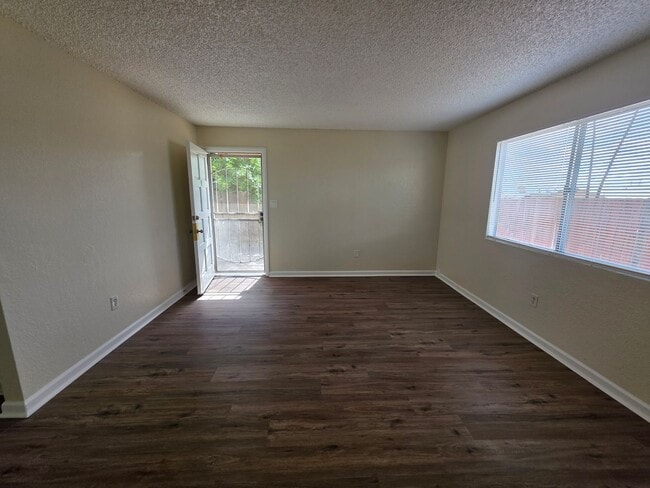 Building Photo - 2009 Oregon St