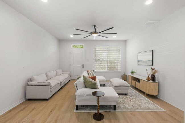 Foto del edificio - 228 Richards St