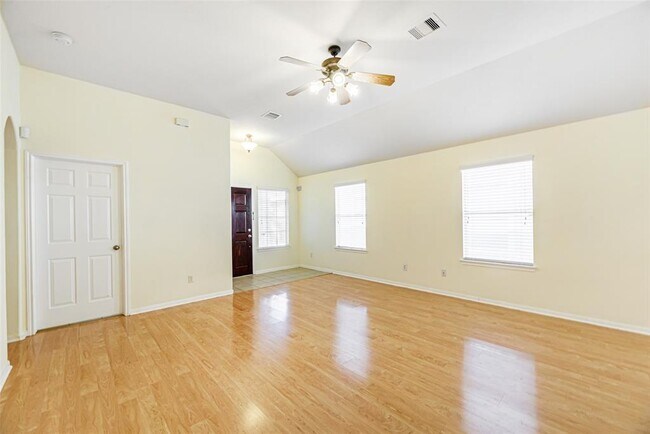 Foto del edificio - 10834 Windfern Lakes St