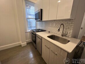 Building Photo - 111 Park Dr