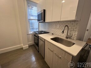 Building Photo - 111 Park Dr