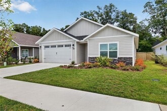 1075 SW 66th Ter