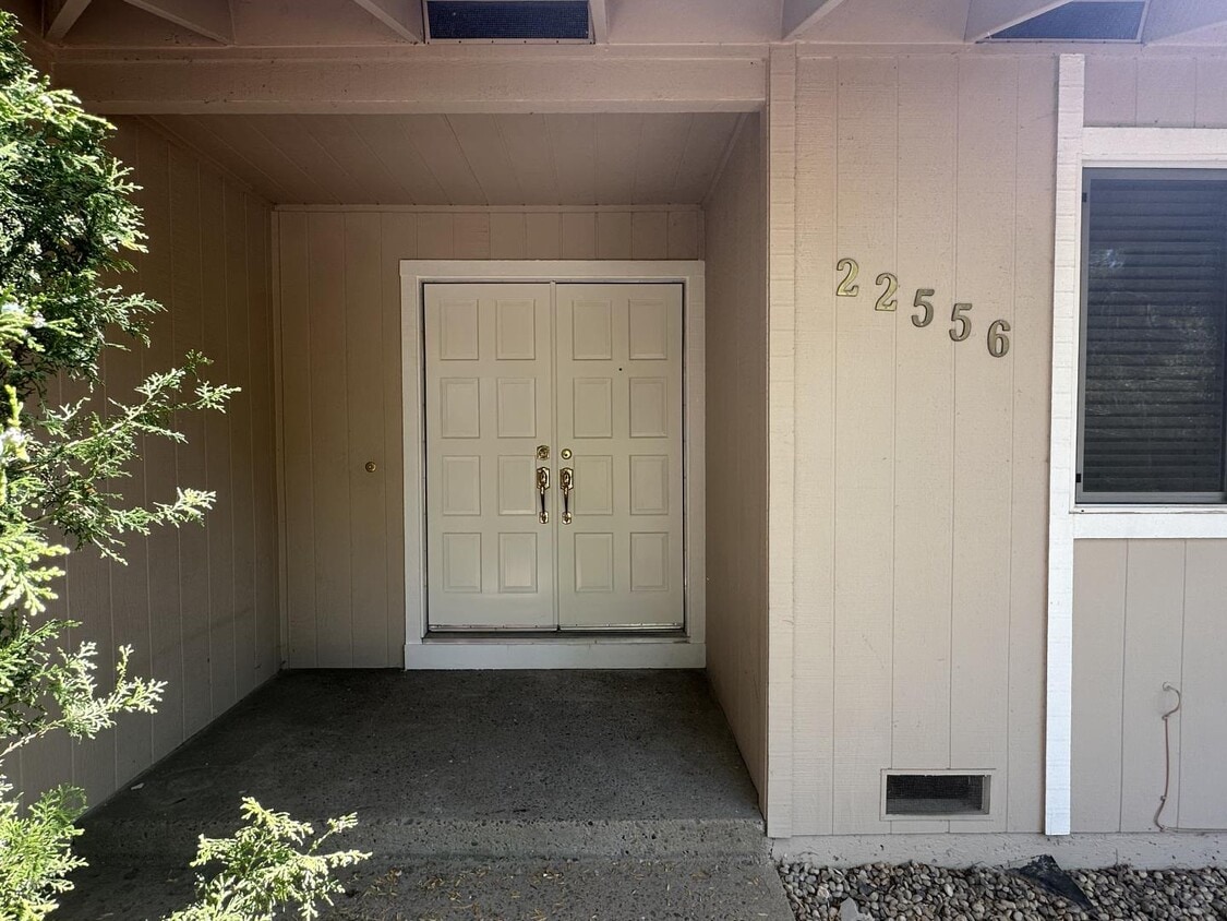 Primary Photo - 22556 Silver Oak Way