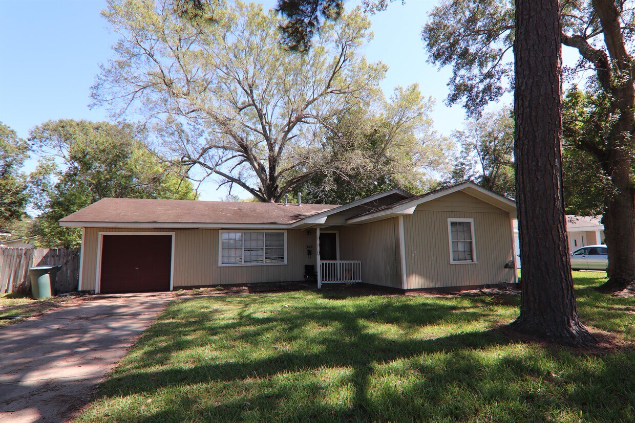 345 Eldridge Dr, Beaumont, TX 77707 House for Rent in Beaumont, TX
