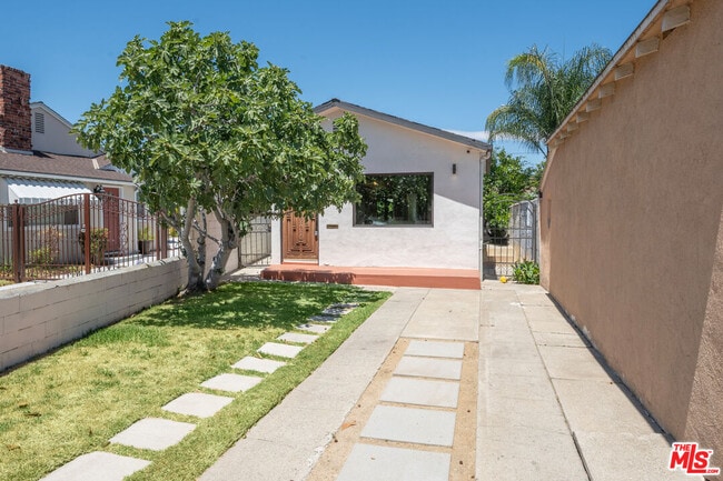 Building Photo - 3111 Glenhurst Ave
