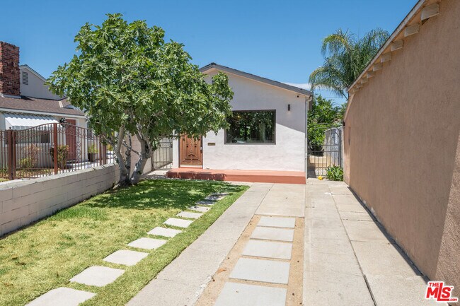 Foto del edificio - 3111 Glenhurst Ave