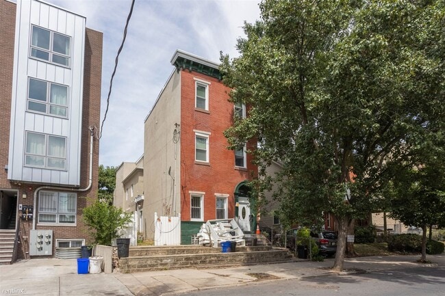 Foto del edificio - 4 br, 2 bath Triplex - 1708 N 18TH ST Unit 1