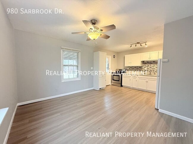 Building Photo - 980 Sarbrook Dr