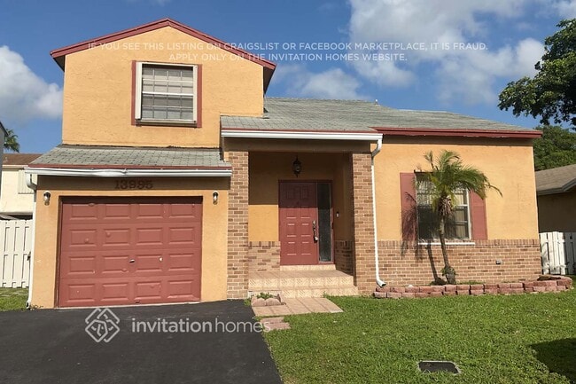 Building Photo - 13995 Langley Pl