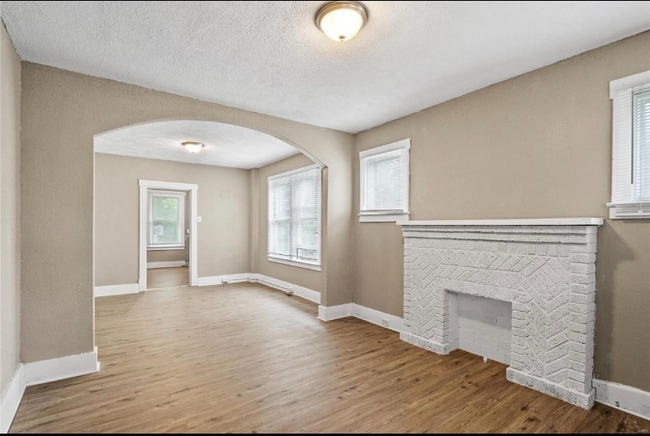 Building Photo - 1216 Verl Pl