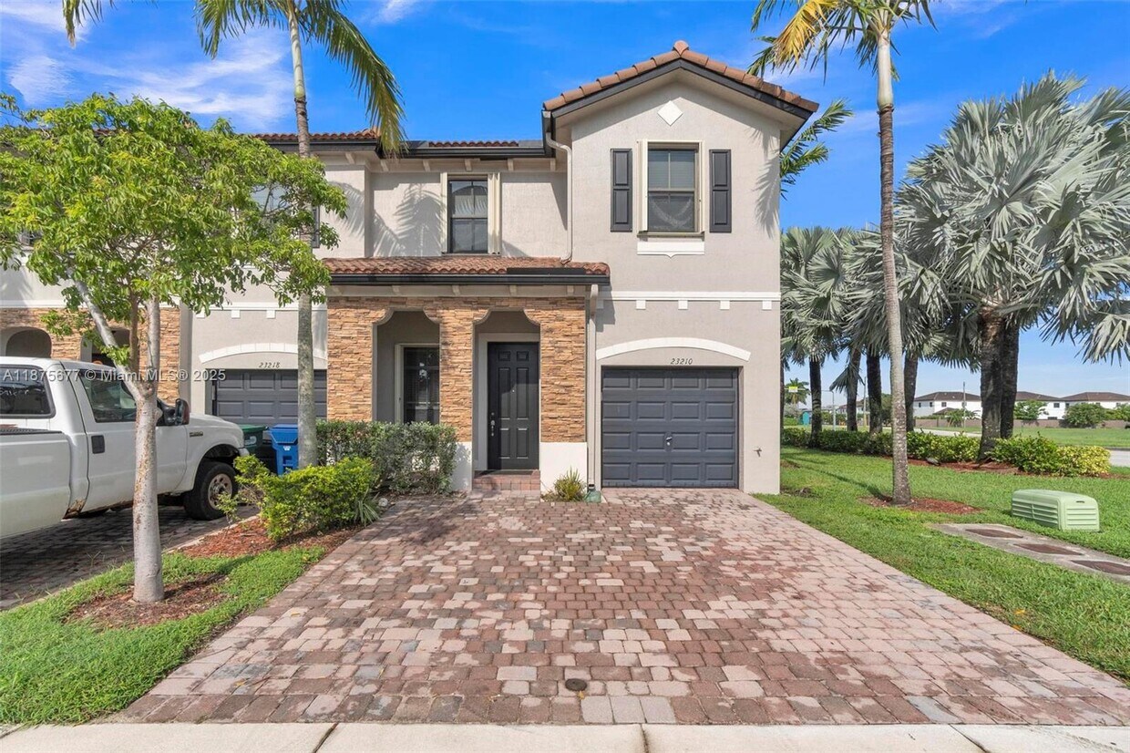 Foto principal - 23210 SW 113 Passage