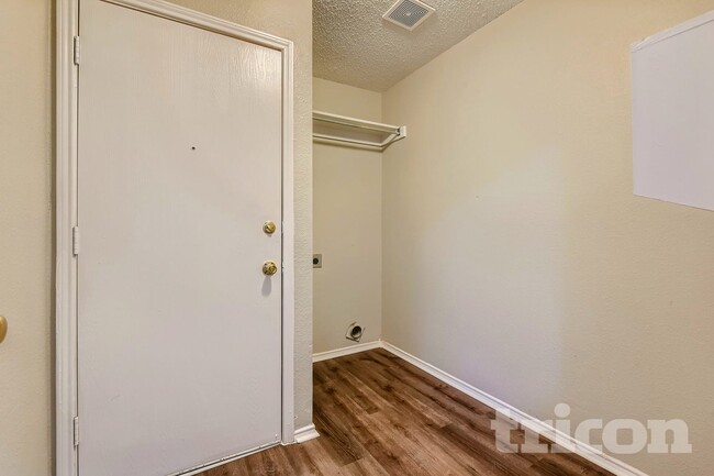 Building Photo - 4429 Spanish Oak Cir