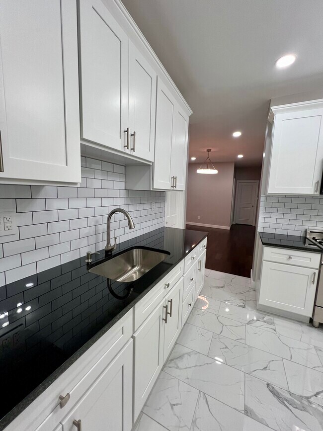 Foto del edificio - 83 W 11th St