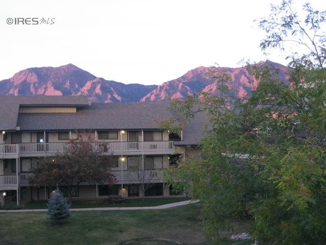 Building Photo - 695 Manhattan Dr
