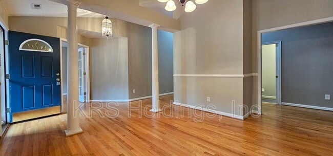 Foto del edificio - 215 Bayberry Ln