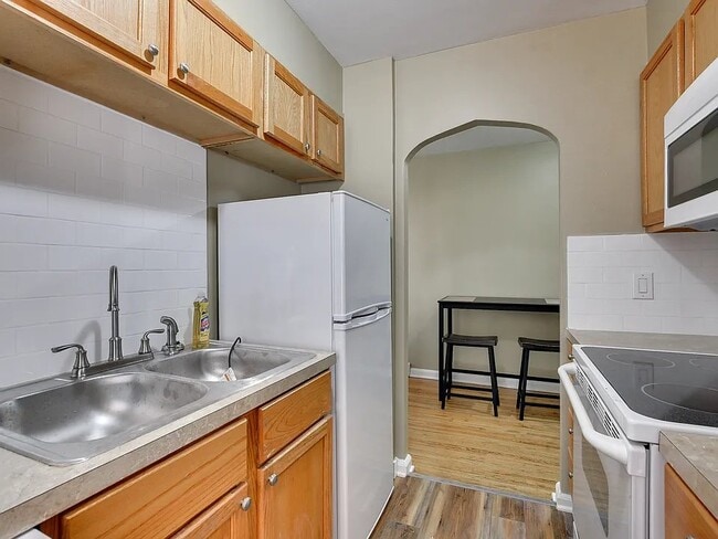 Building Photo - 4611 Wakeley St