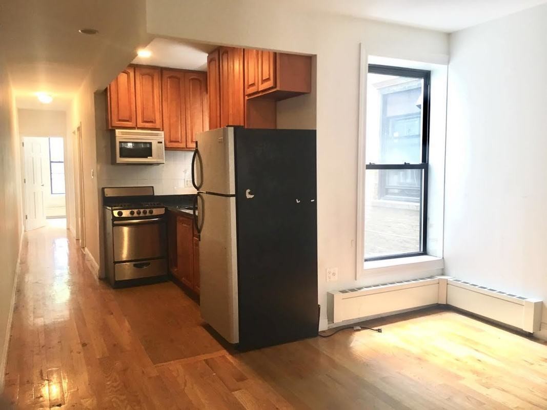 Primary Photo - 1294 Halsey St