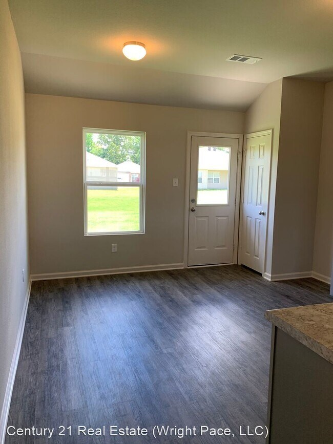 Building Photo - 3 br, 2 bath House - 5325 Brody
