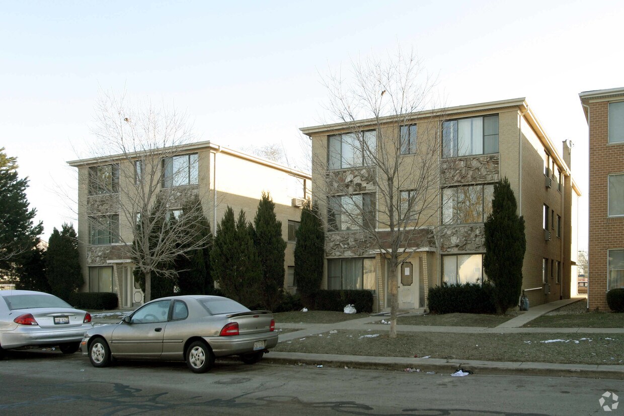 Building Photo - 3131-3143 Elm St