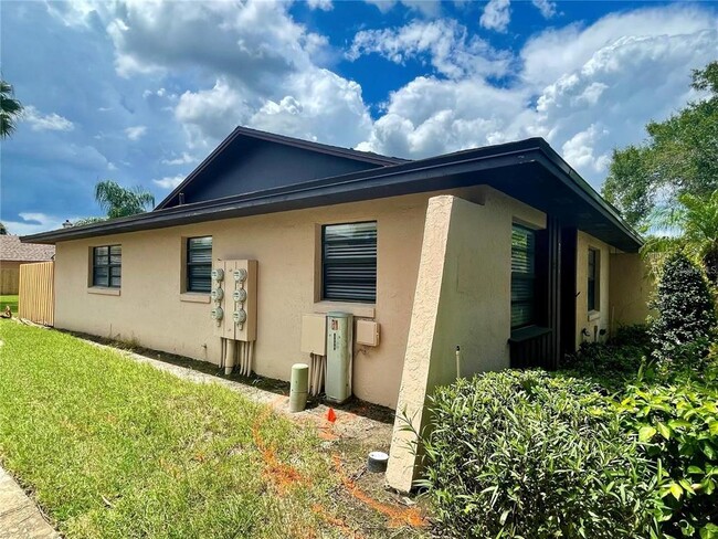 Building Photo - 2334 Bahamas Ct
