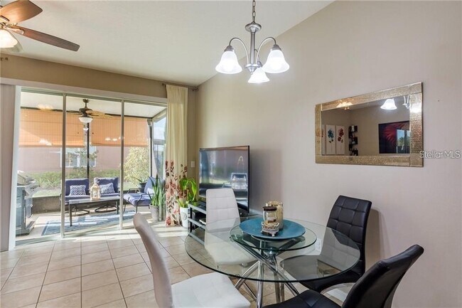Foto del edificio - 6959 Towne Lake Rd