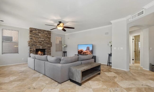 Foto del edificio - 519 W Mountain Vista Dr