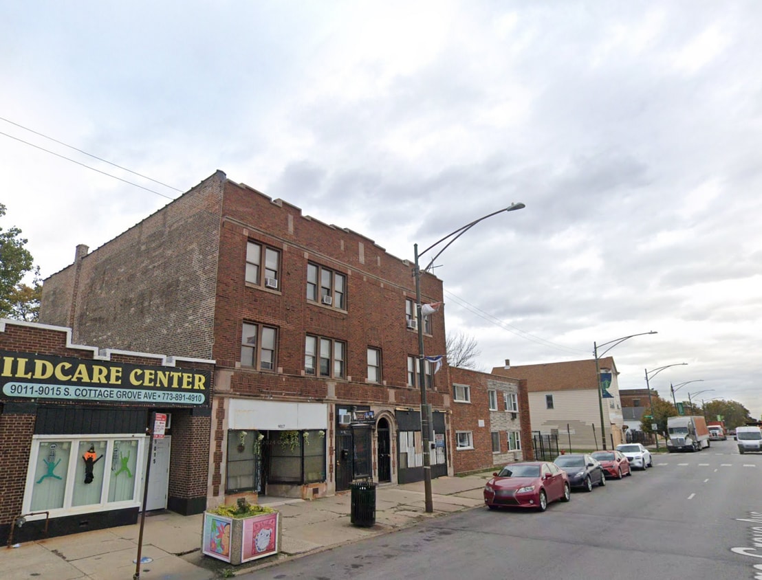 Building Photo - 9017-25 S Cottage Grove