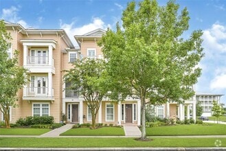 Building Photo - 210 Breezy Way