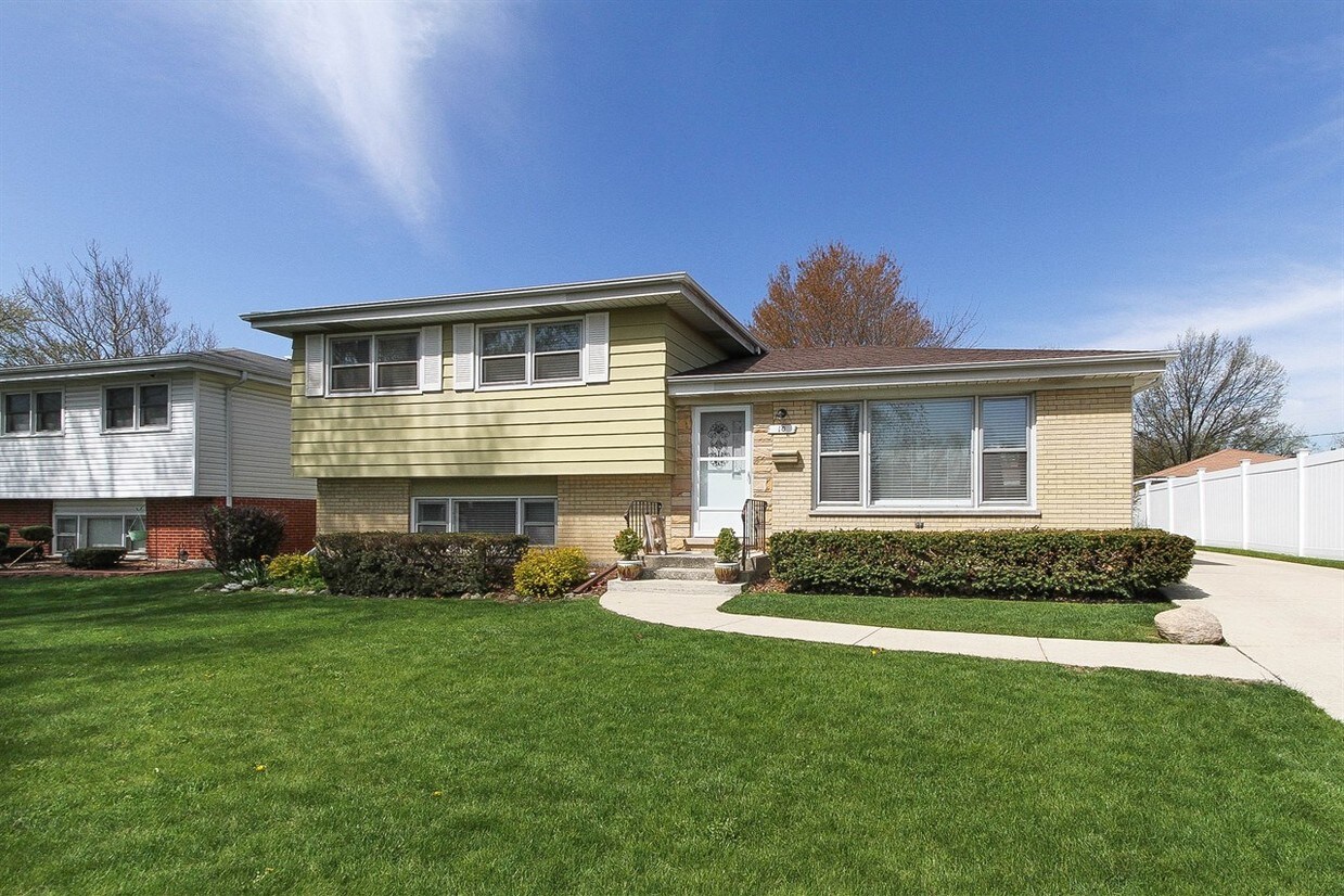 10 N Adams Dr, Addison, IL 60101 House Rental in Addison, IL