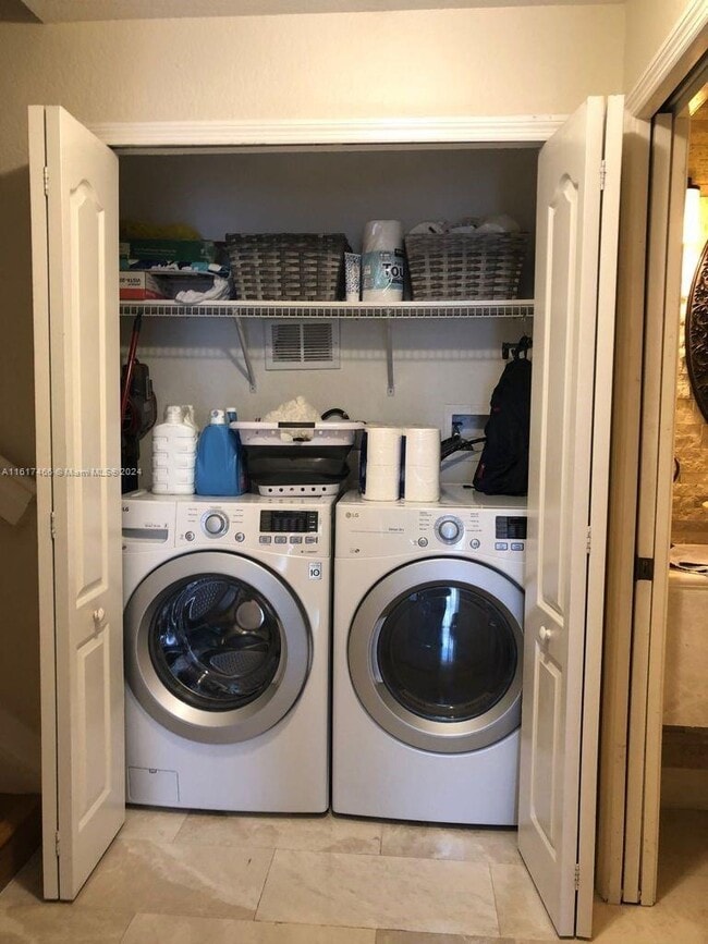 Building Photo - 8826 W Flagler St