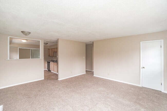 Building Photo - 937 Dingledine Ave