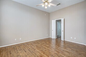 Building Photo - 2022 Ridge Wood Ln