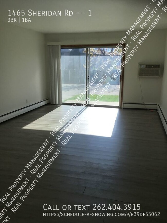 Building Photo - Spacious 3 Bedroom Lower Apartment!!