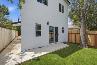Building Photo - 6414 Cleo St