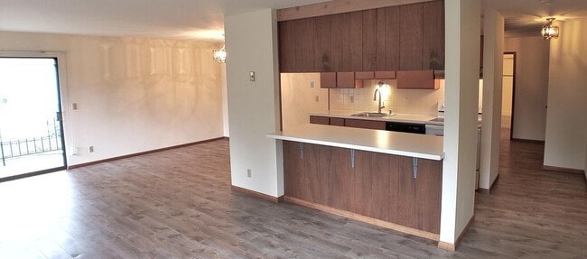Building Photo - Greenwood Apartments