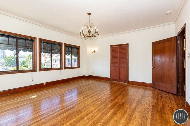 Foto del edificio - 436 Sunny Slope Ave