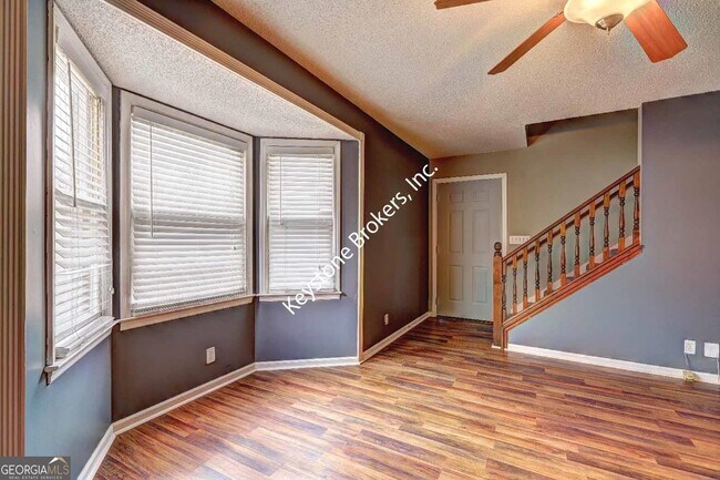 Foto del edificio - 4377 Barrington Pl