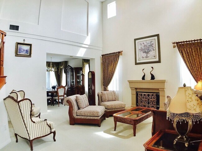 Foto del edificio - Stunning 5 Br 4.5 Ba Porter Ranch Home in ...