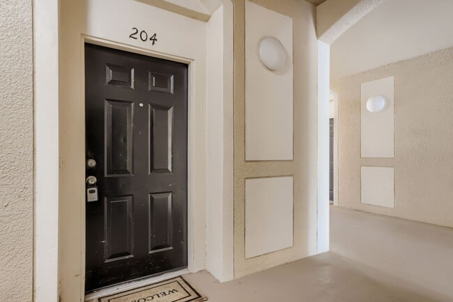 Building Photo - 2484 San Tecla St