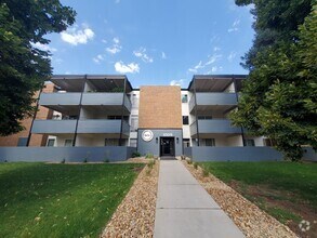 Building Photo - 1009 13th Ave