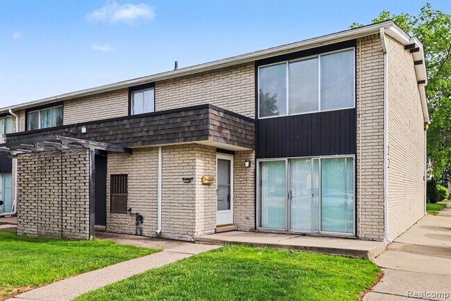 Foto del edificio - 8232 Karam Blvd