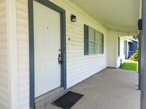 Building Photo - 28 14th St N