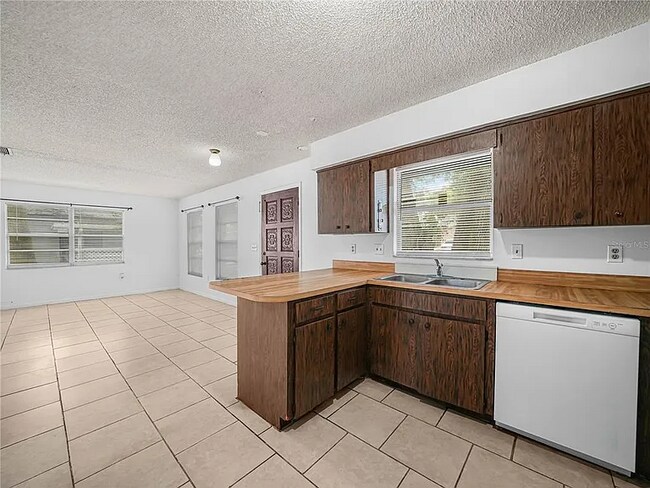 Foto del edificio - 1213 Hartsell Ave
