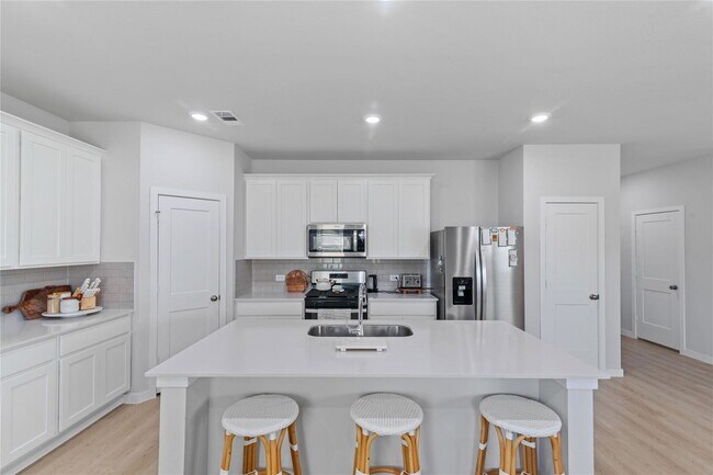 Foto del edificio - 123 Alset Dr