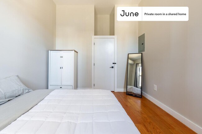 Foto del edificio - Private bedroom in 4 bed/2 bath Home