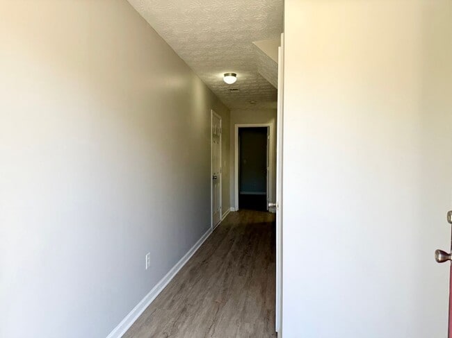 Building Photo - 1708 Redan E