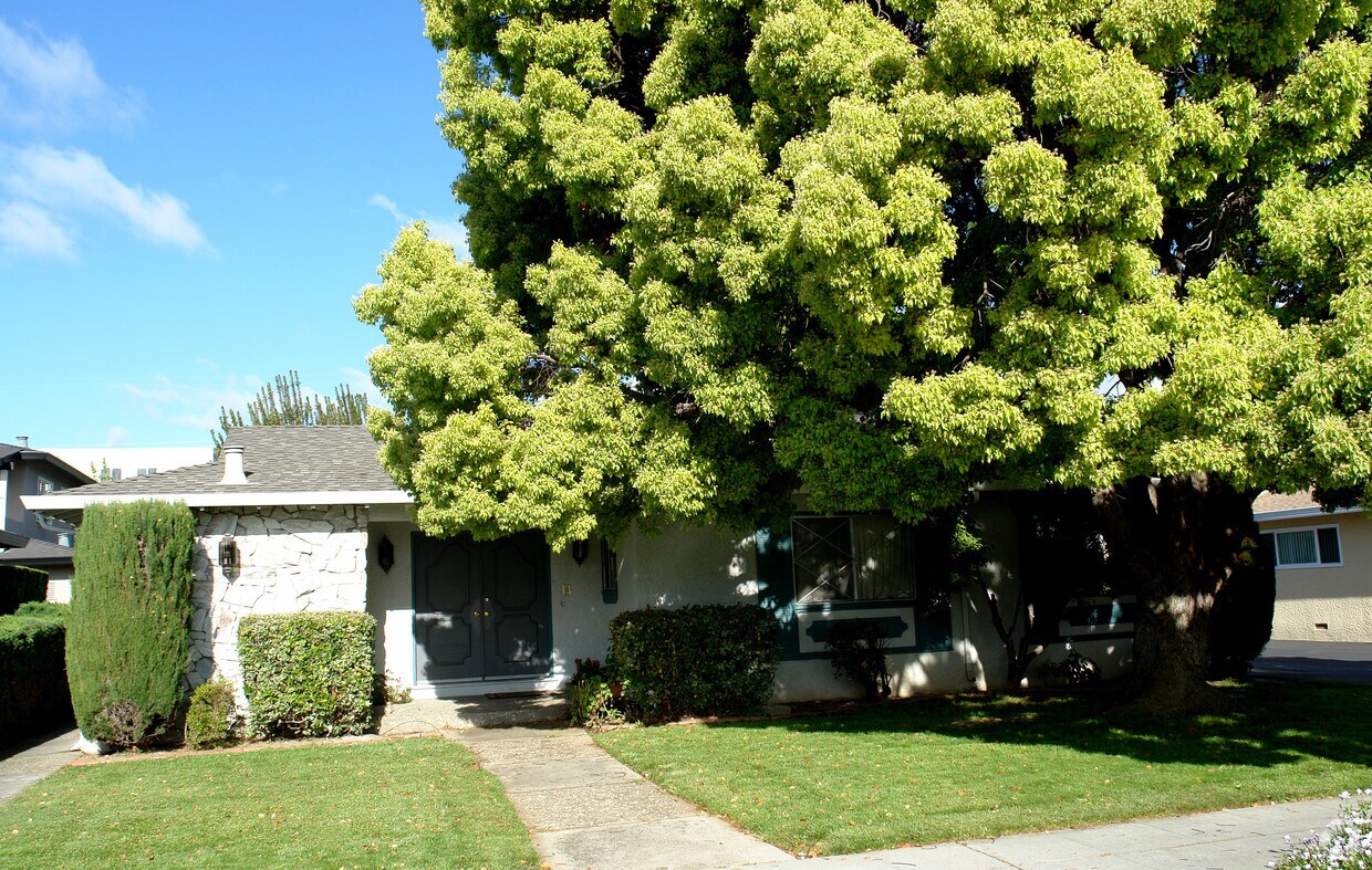 Building Photo - 1331 Castlemont Ave