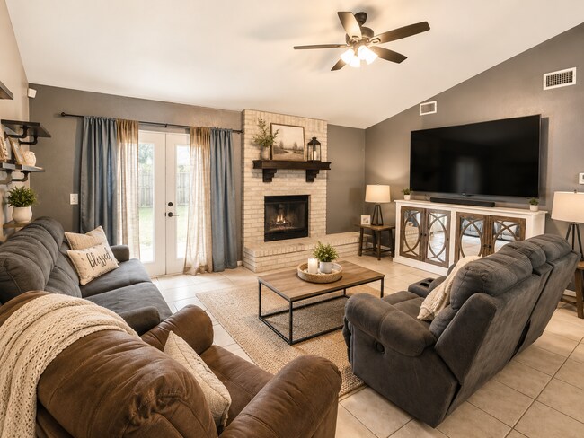 Foto del edificio - 4908 Bayberry Dr