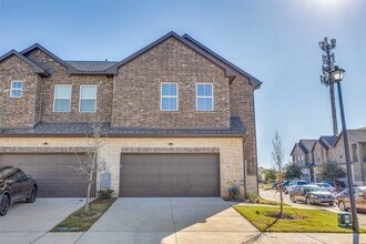 Building Photo - 2402 Ash Ln